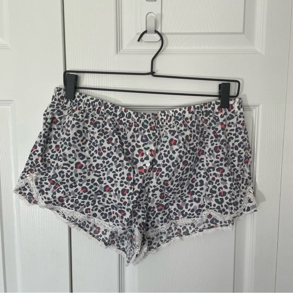 Victorias Secret leopard pajama shorts w lace trim MED